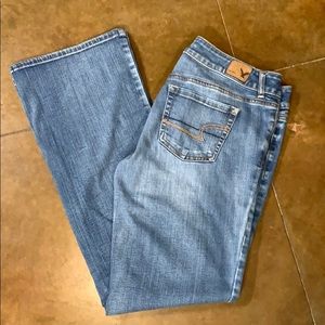 Women’s American Eagle favorite boyfriend Jeans.